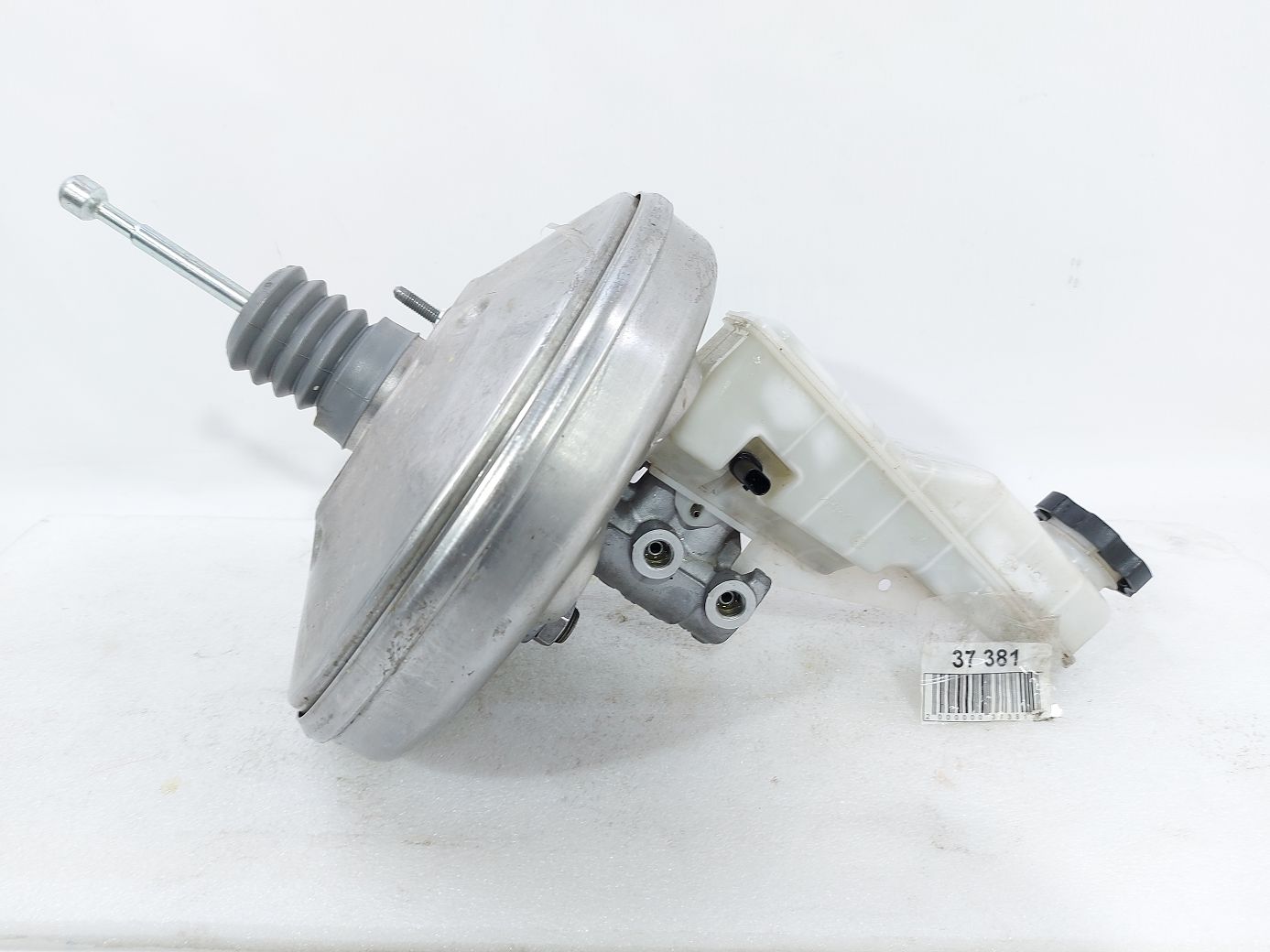 Malibu. Головний гальмівний циліндр Chevrolet Malibu 2016-2021 84118574 Chevrolet Malibu