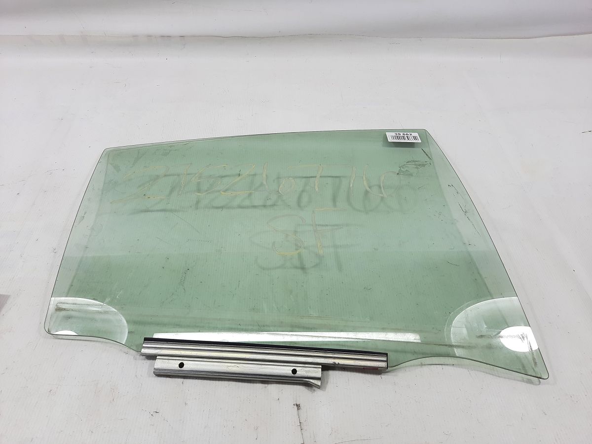 Prius Скло дверей задньої правої Toyota Prius 2012-2019 6813052370 Toyota Prius 3