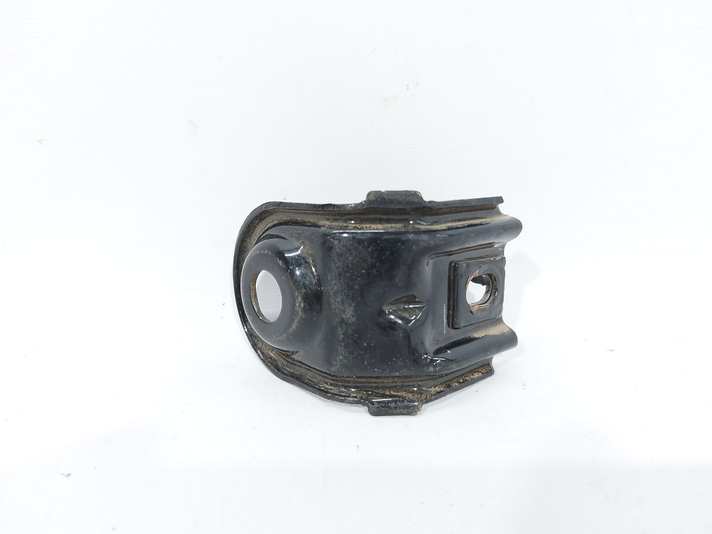 Sentra Опора радіатора верхня Nissan Sentra 2013-2019 F25213SGMA Nissan Sentra 2