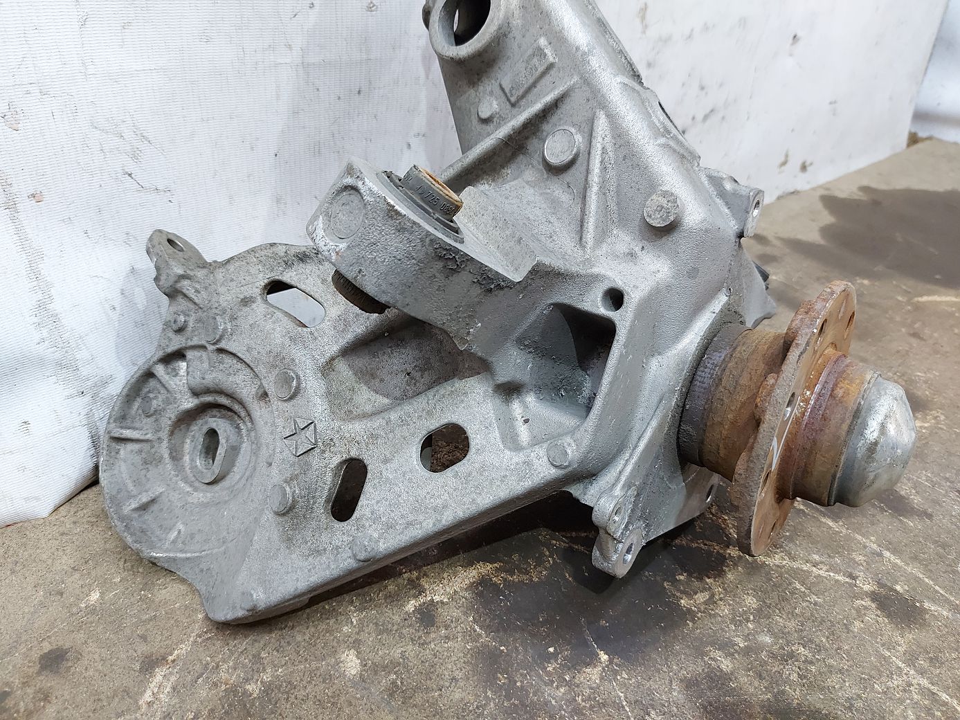 Dart Поворотный кулак задний левый Dodge Dart 2013-2019 68204867AC Dodge Dart 17