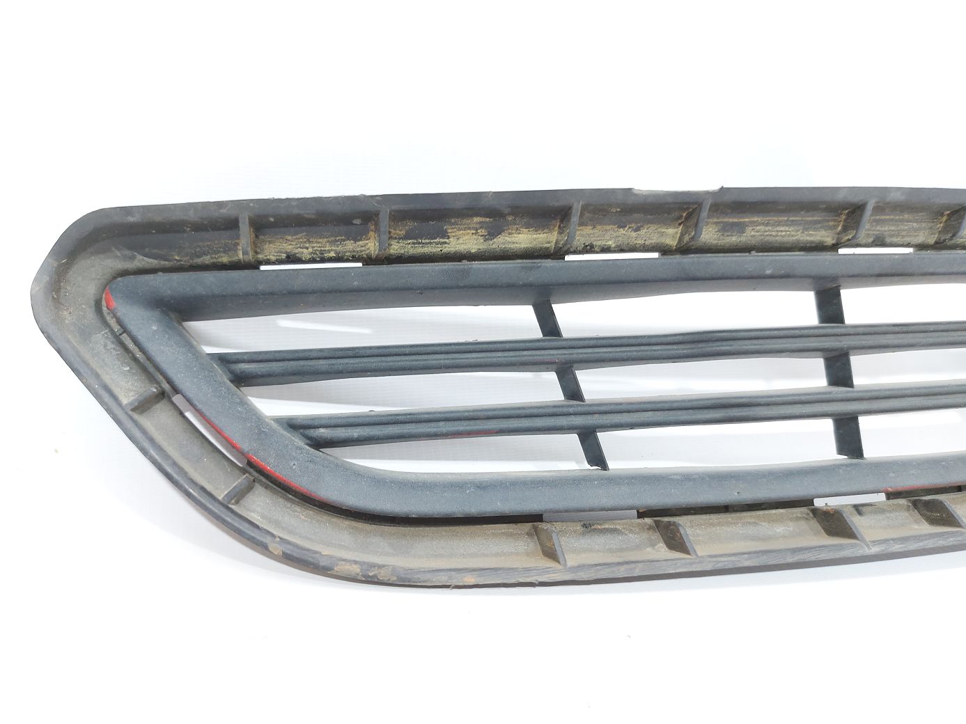 Fiesta sedan Решітка радіатора нижня Ford Fiesta sedan 2014-2019 D2BZ17K945BC Ford Fiesta sedan 3