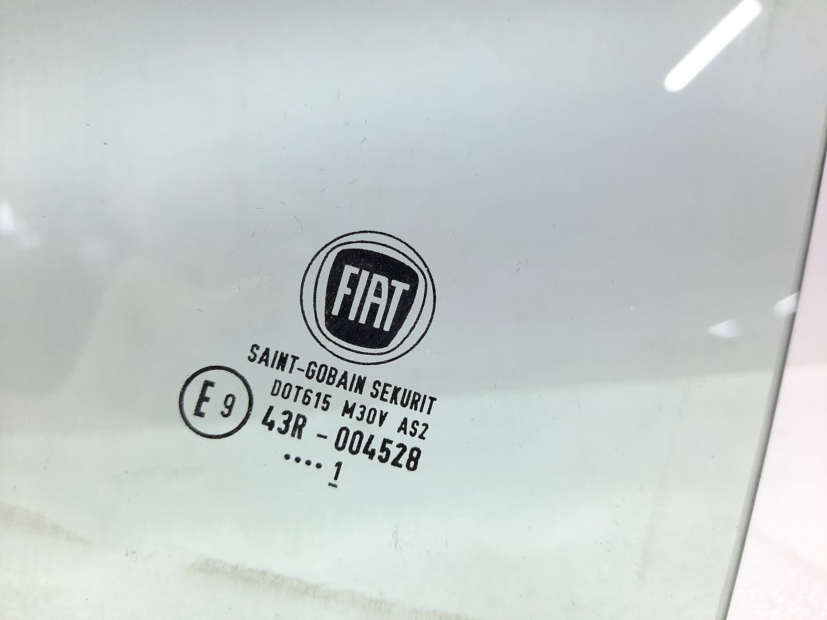 500 Скло дверей передньої лівої Fiat 500 2012-2019 4816693AC Fiat 500 2