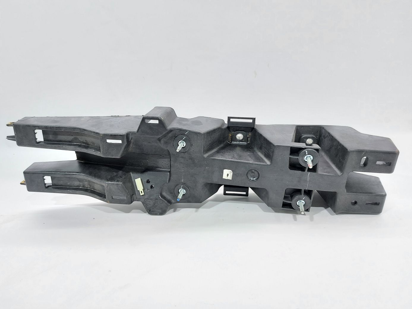 Journey Кріплення центральної консолі Dodge Journey 2012-2016 3000549LFN Dodge Journey 2