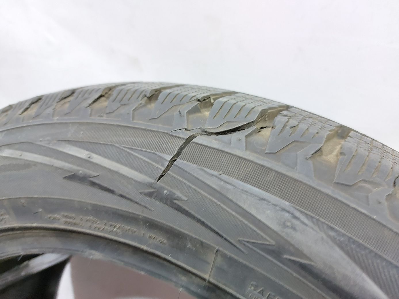  Гума Toyo 235/55R20 8