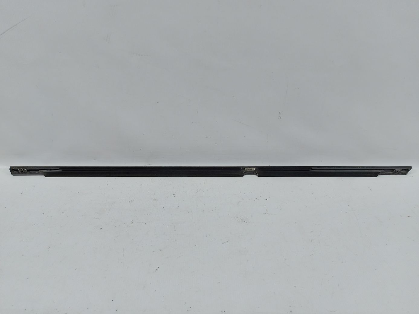 Ats Ущільнювальна гумка скла двері задньої лівої зовнішня Cadillac ATS 2013-2018 22970643 Cadillac ATS 4