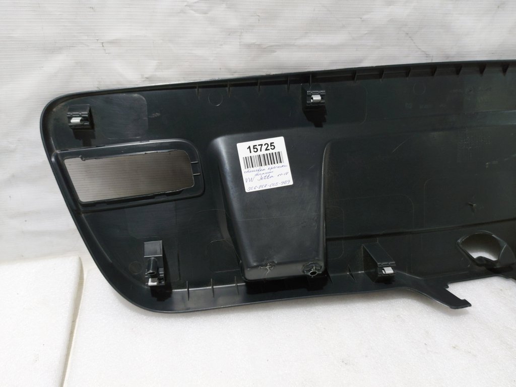 Jetta Обшивка кришки багажника Volkswagen Jetta 2011-2018 5C68676059B9 Volkswagen Jetta 11