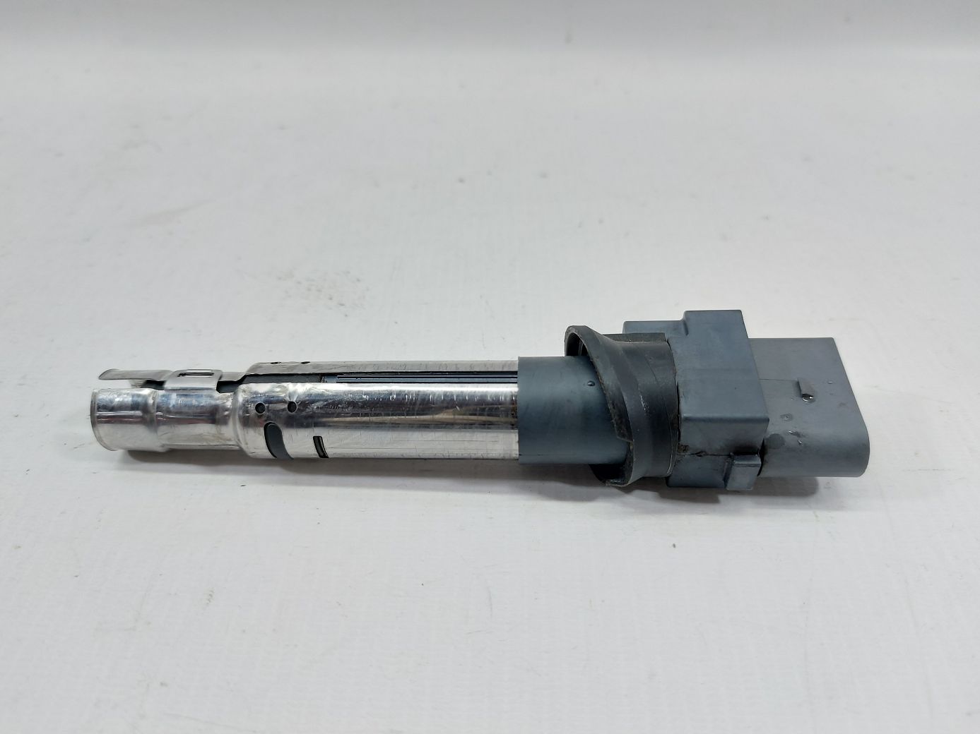 Passat. Котушка двигуна Volkswagen Passat 2008-2018 022905715E Volkswagen Passat