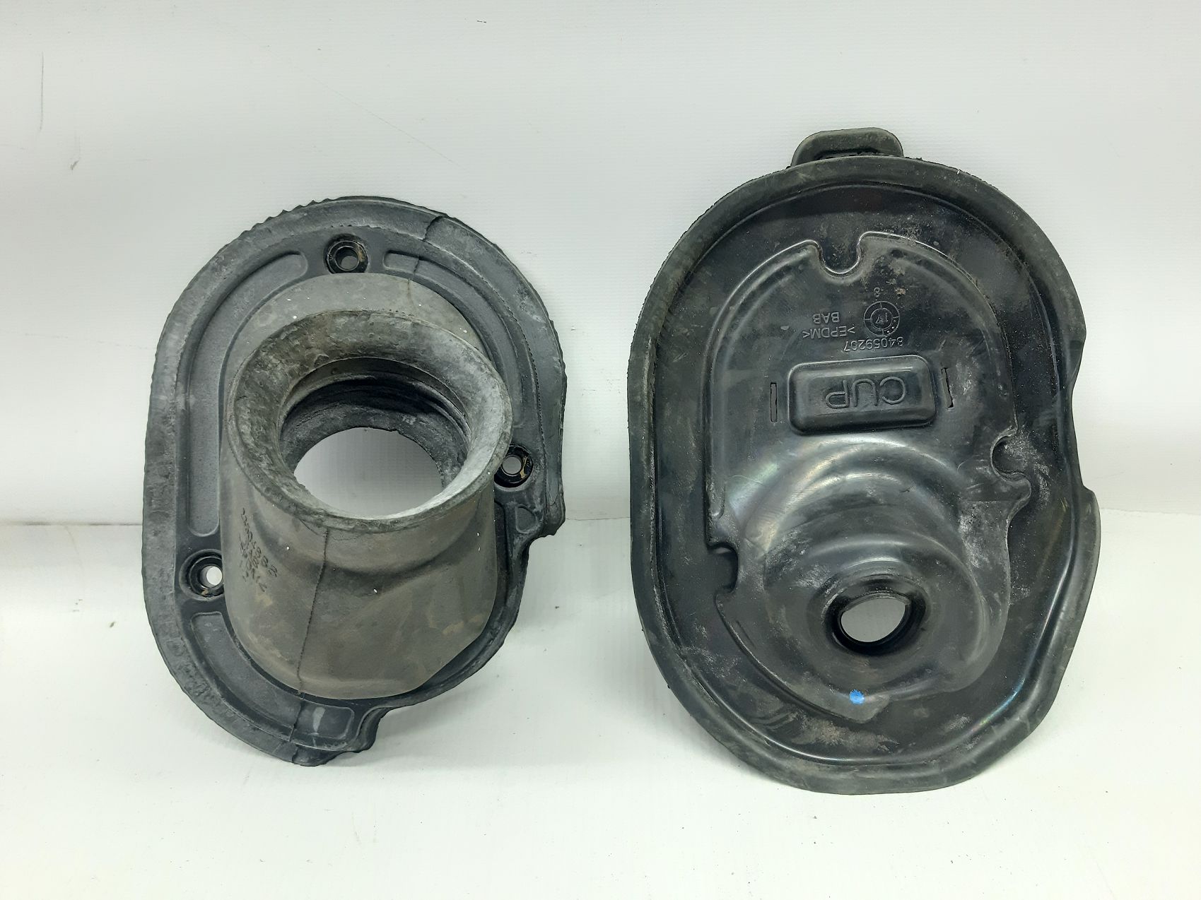 Malibu. Пыльник рулевой колонки Chevrolet Malibu 2016-2021 23504888 Chevrolet Malibu