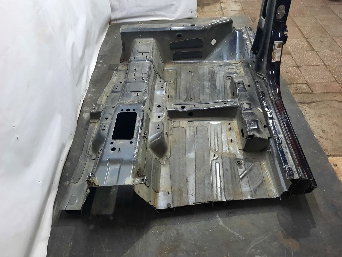 Passat cc Стойка центральная левая (металл) Volkswagen Passat CC 2009-2017 3C8809835 Volkswagen Passat CC 4