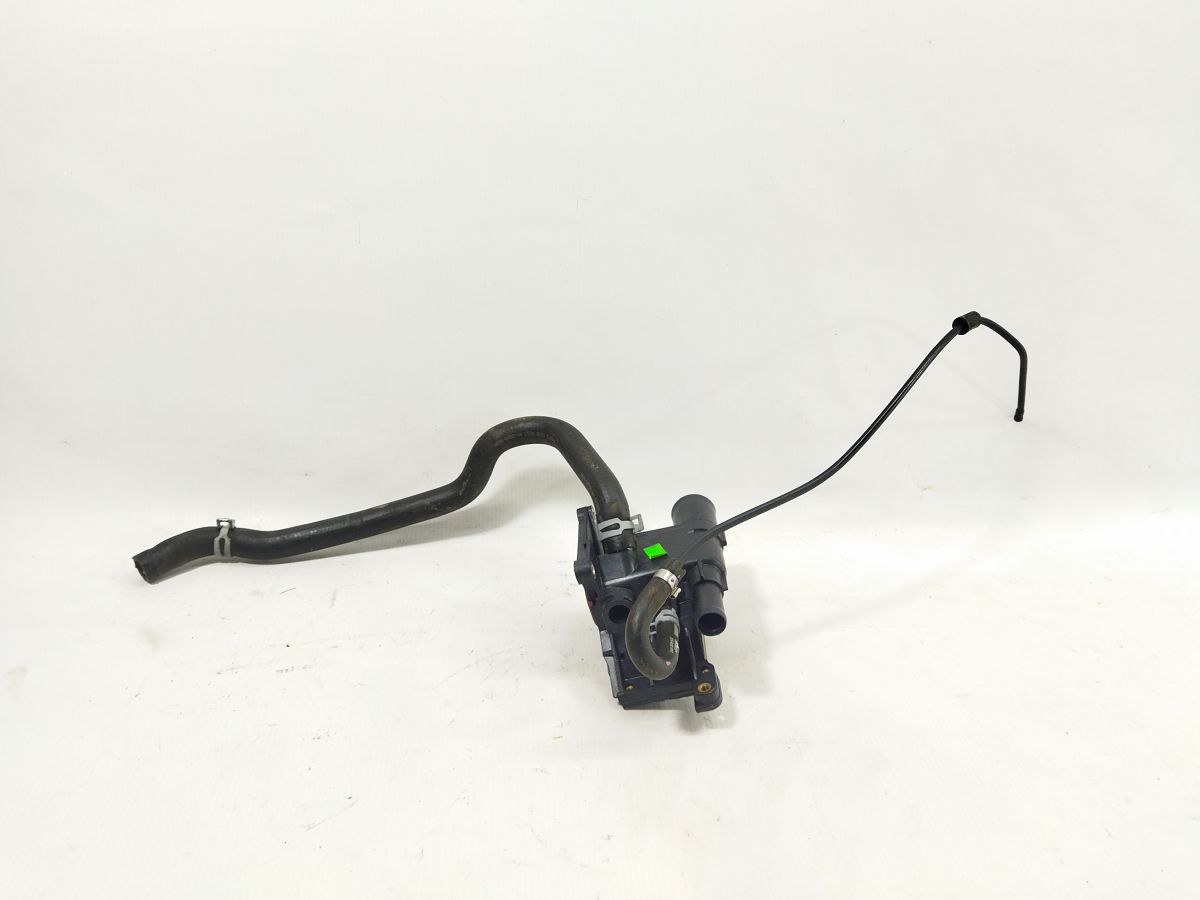 Escape. Фланець системи охолодження Ford Escape 2013-2019 6S4Z8K556A Ford Escape