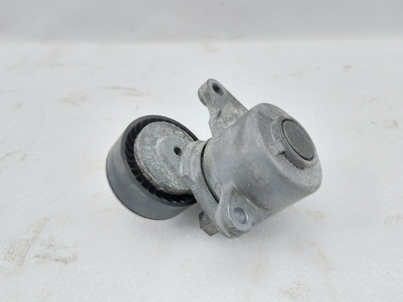 Altima Ролик натяжний ременя генератора Nissan Altima 2013-2018 119553TA9D Nissan Altima 3