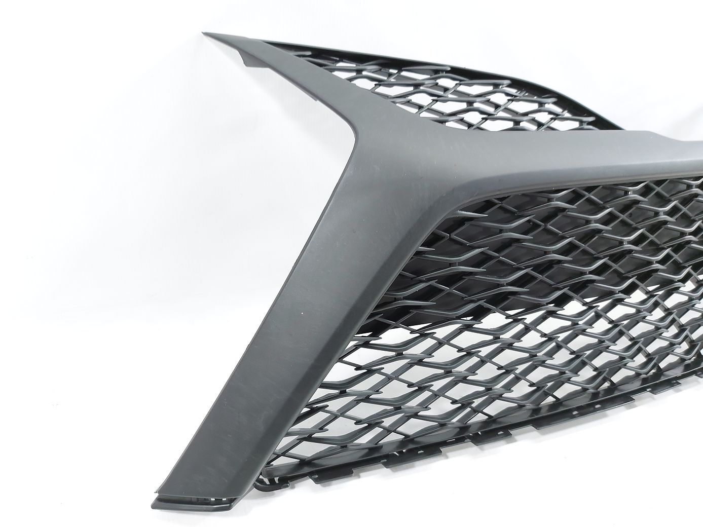 Повітропроводи бампера Решітка переднього бампера (SE/XSE) Toyota Camry 2018-2020 5310206520 Toyota Camry 3