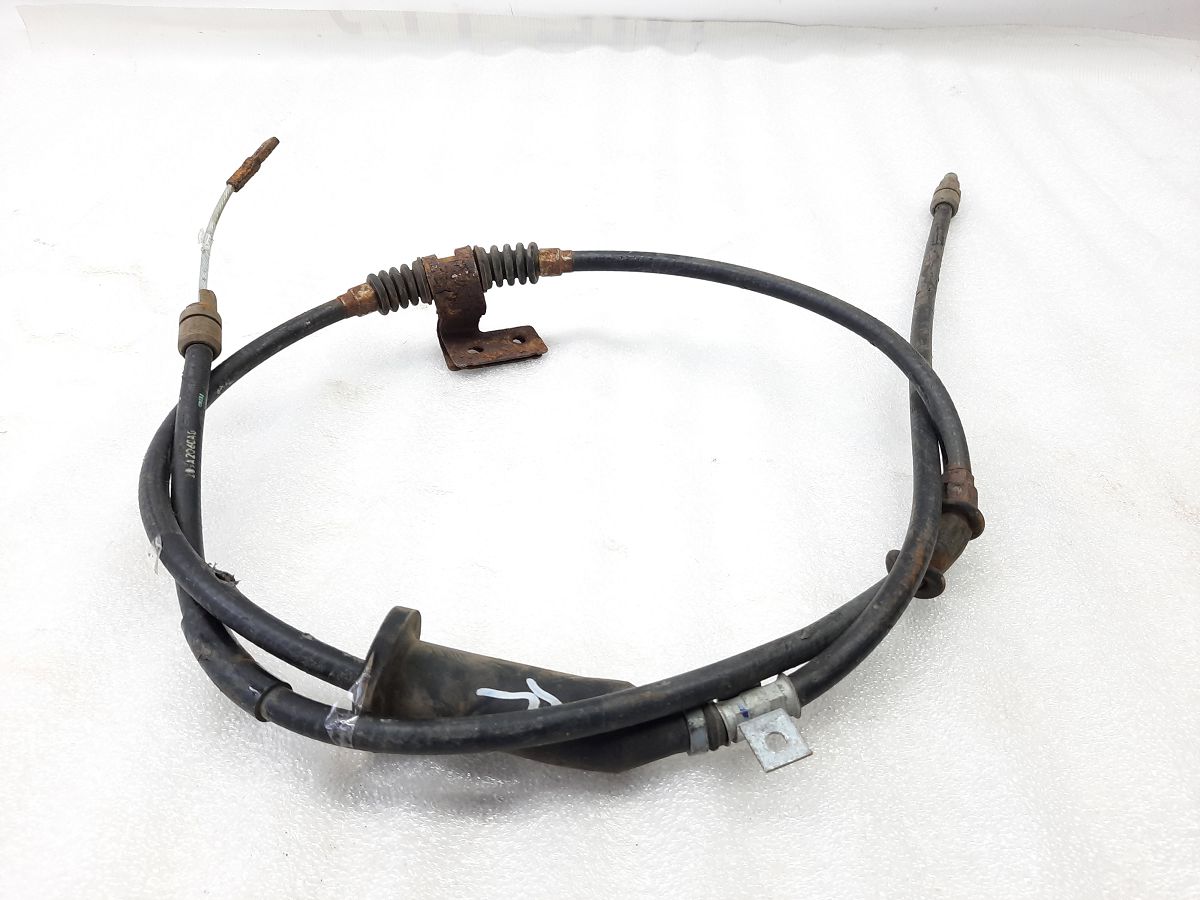 Dart. Трос гальма стоянки правий Dodge Dart 2013-2019 68232030AA Dodge Dart