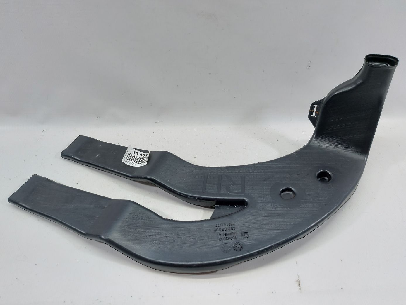 Malibu. Воздуховод ног задних пассажиров правый Chevrolet Malibu 2013-2015 13242032 Chevrolet Malibu