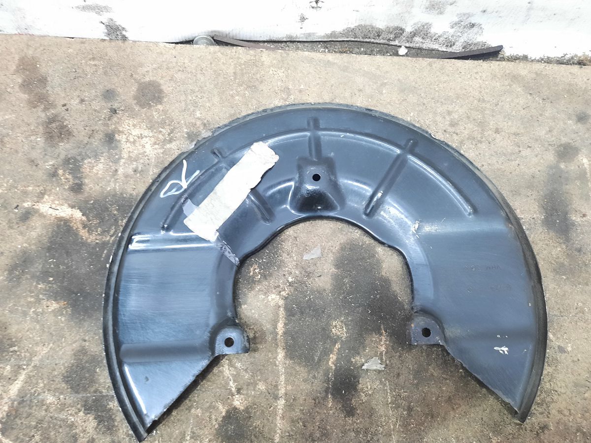 Trax. Пильовик гальмівного диска переднього правого Chevrolet Trax 2015-2021 95286840 Chevrolet Trax