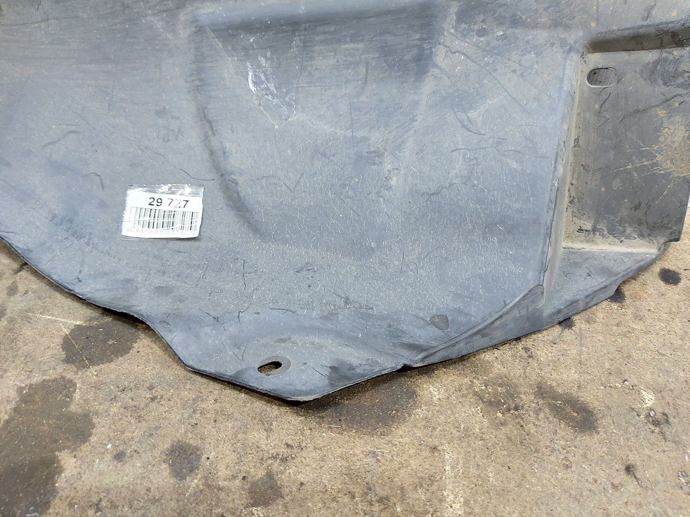 Volt Підкрилок передній лівий ззаду Chevrolet Volt 2011-2015 23183349 Chevrolet Volt 2