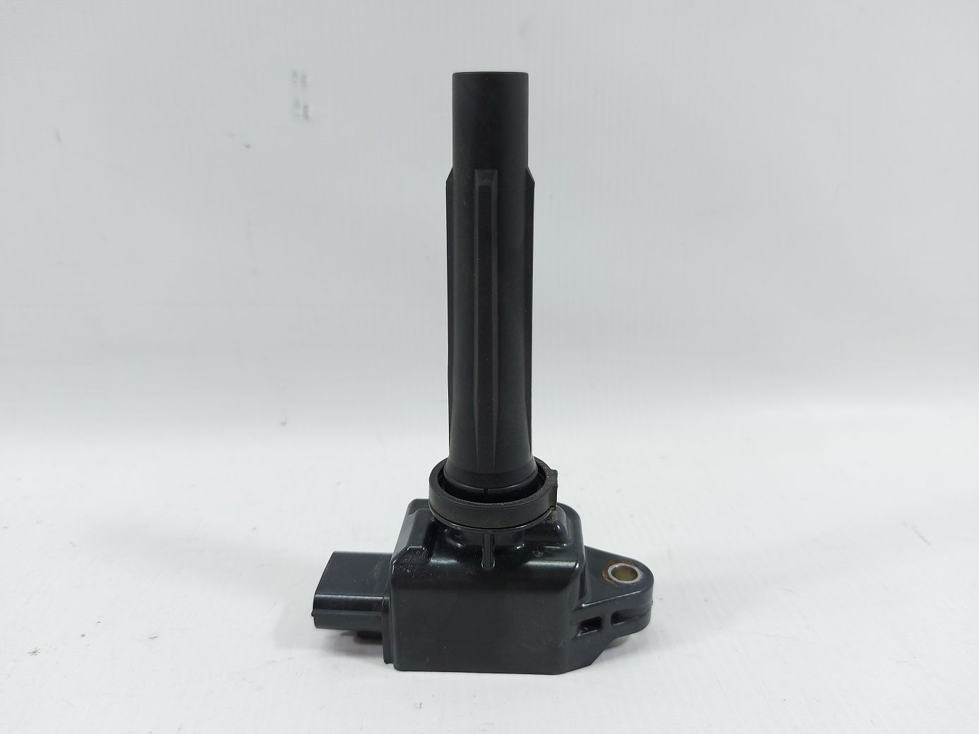 6. Катушка зажигания Mazda 6 2014-2021 PE2018100A Mazda 6
