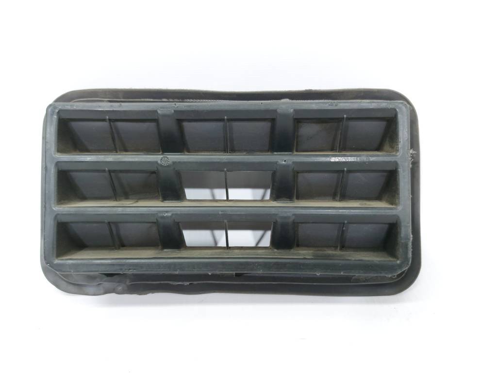 Dart. Вентиляційні грати кузова права Dodge Dart 2015 5058636AD Dodge Dart