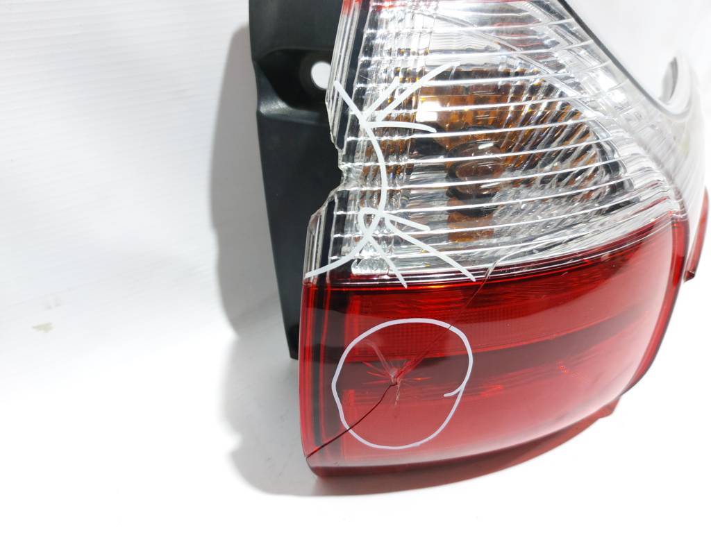 Sienna Ліхтар задній правий Toyota SIENNA 2015-2019 8155008050 Toyota SIENNA 2
