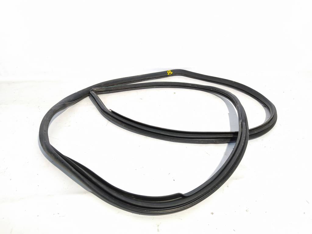 Camry Ущільнювальна гумка дверей передньої лівої Toyota Camry 2015-2017 6786206150 Toyota Camry 2