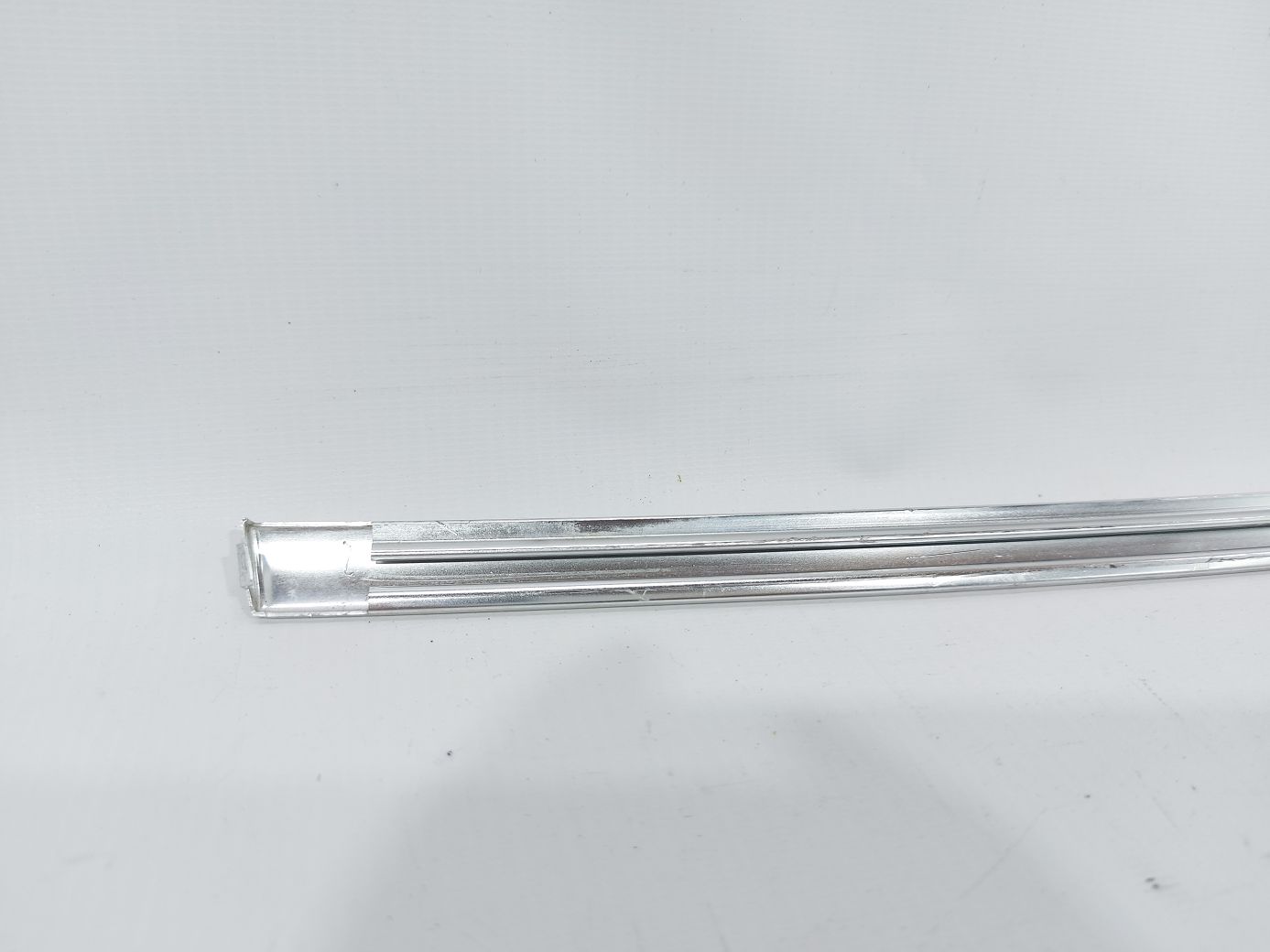 Impala Молдинг двері задньої лівої верхній верхній Chevrolet Impala 2014-2020 22909602 Chevrolet Impala 7