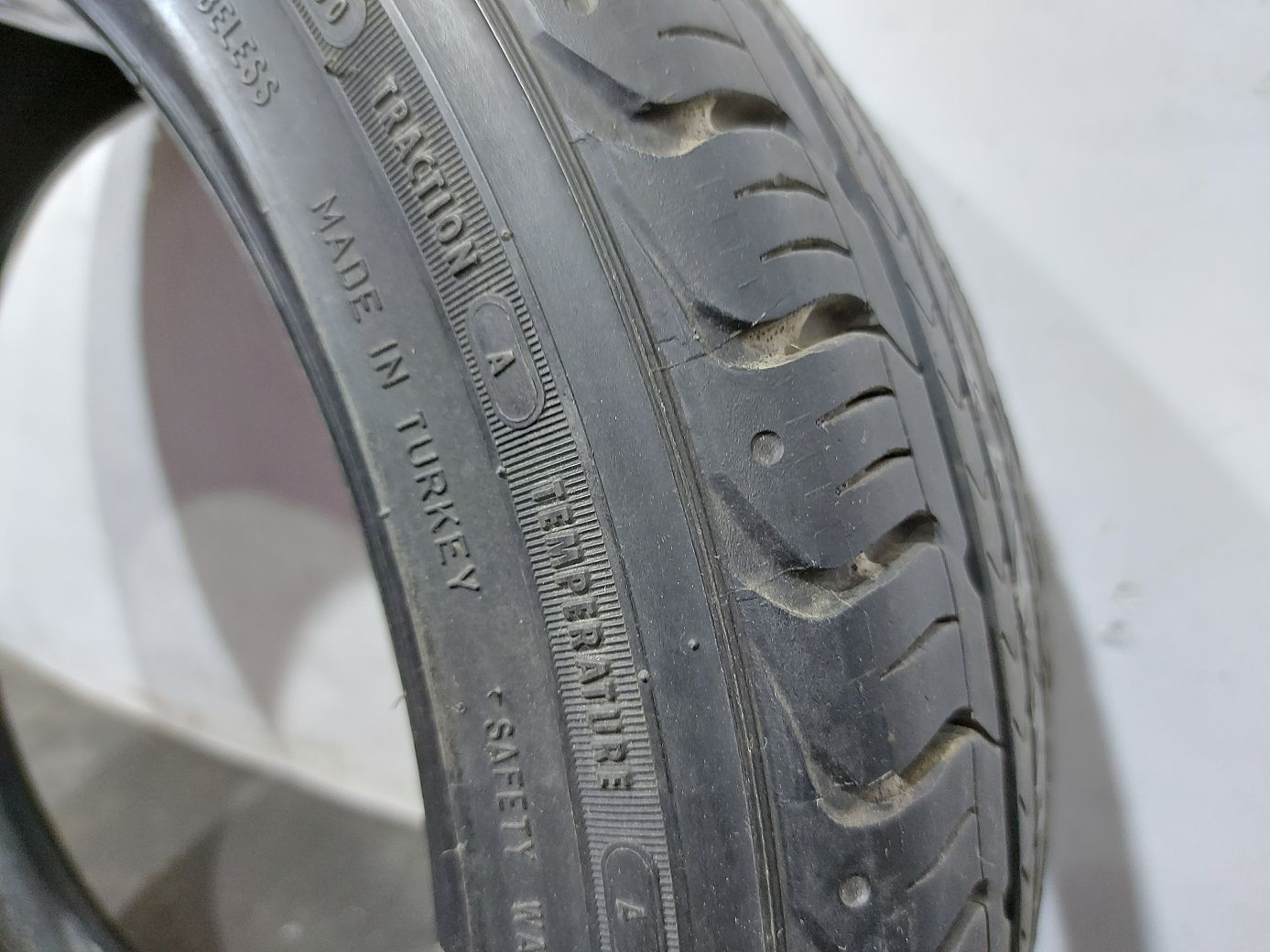 Гума Goodyear Eagle Sport (7,5mm) 215/45R17 Всесезонна 3 Гума Goodyear Eagle Sport (7,5mm) 215/45R17 Всесезонна 3