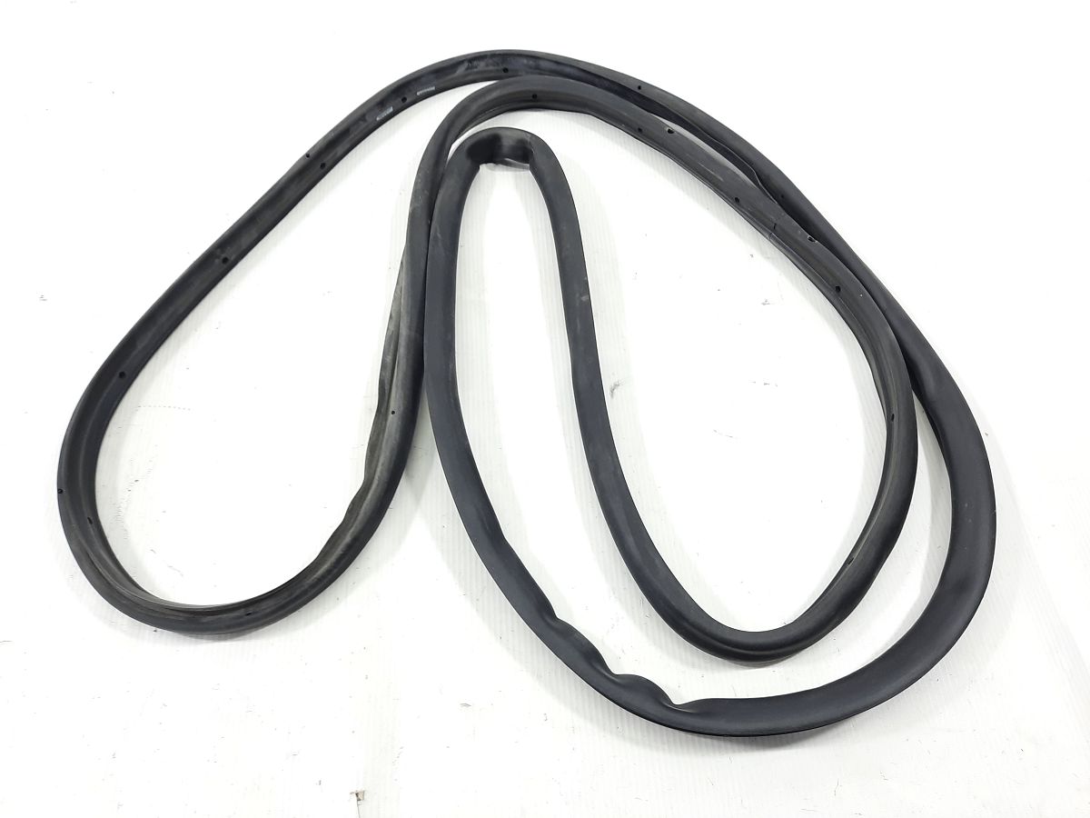 Cruze Ущільнювальна гумка дверей задньої лівої Chevrolet Cruze 2016-2019 84220315 Chevrolet Cruze 4