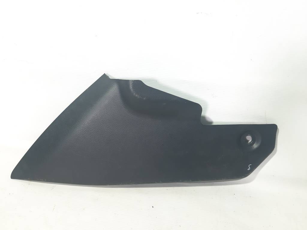 Sentra. Накладка торпеди права нижня Nissan Sentra 2016-2019 628223YU0A Nissan Sentra