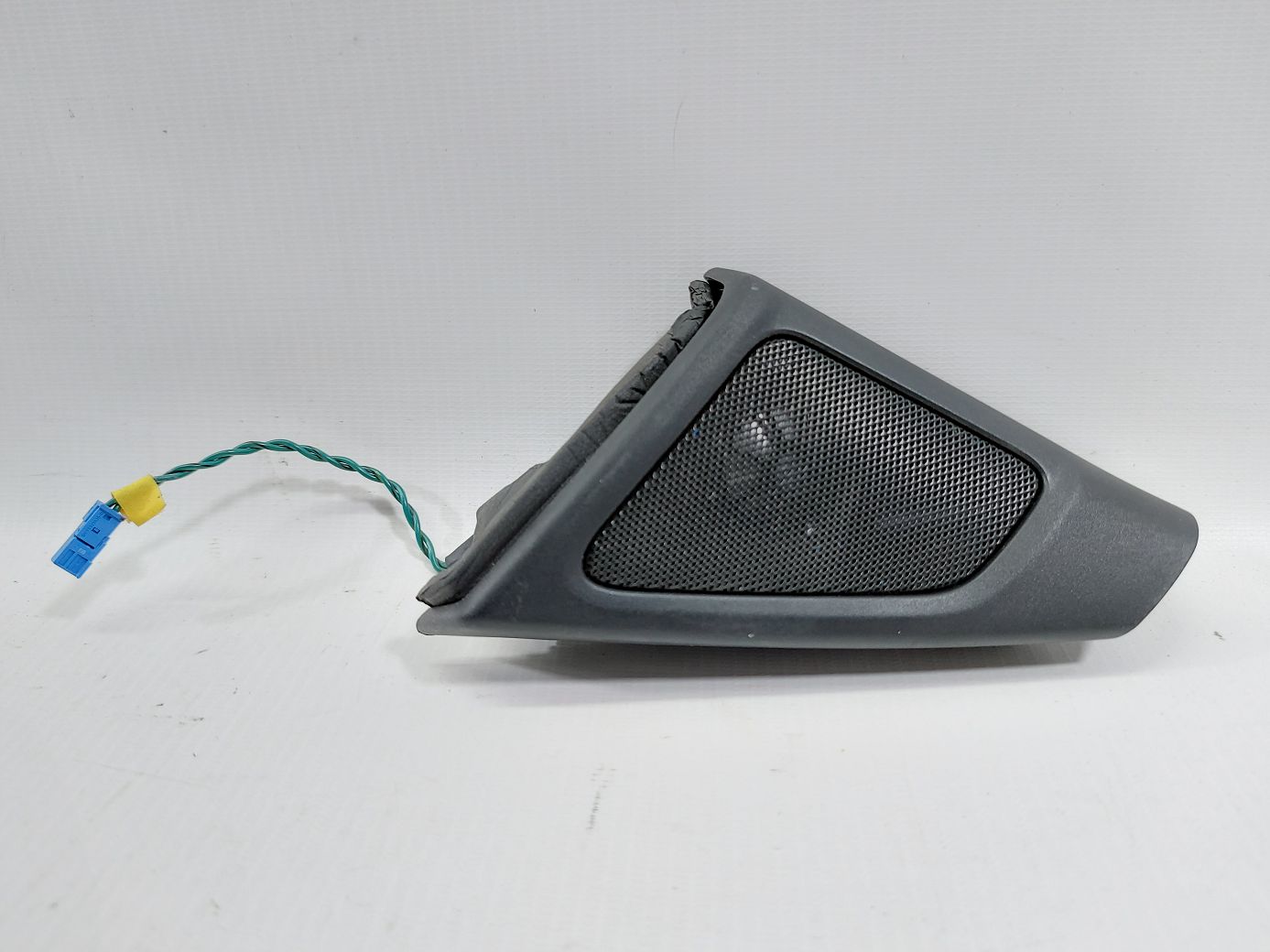 5 series. Кутник передньої лівої внутрішній з динаміком BMW 5 series 2011-2016 51417318797 BMW 5 series