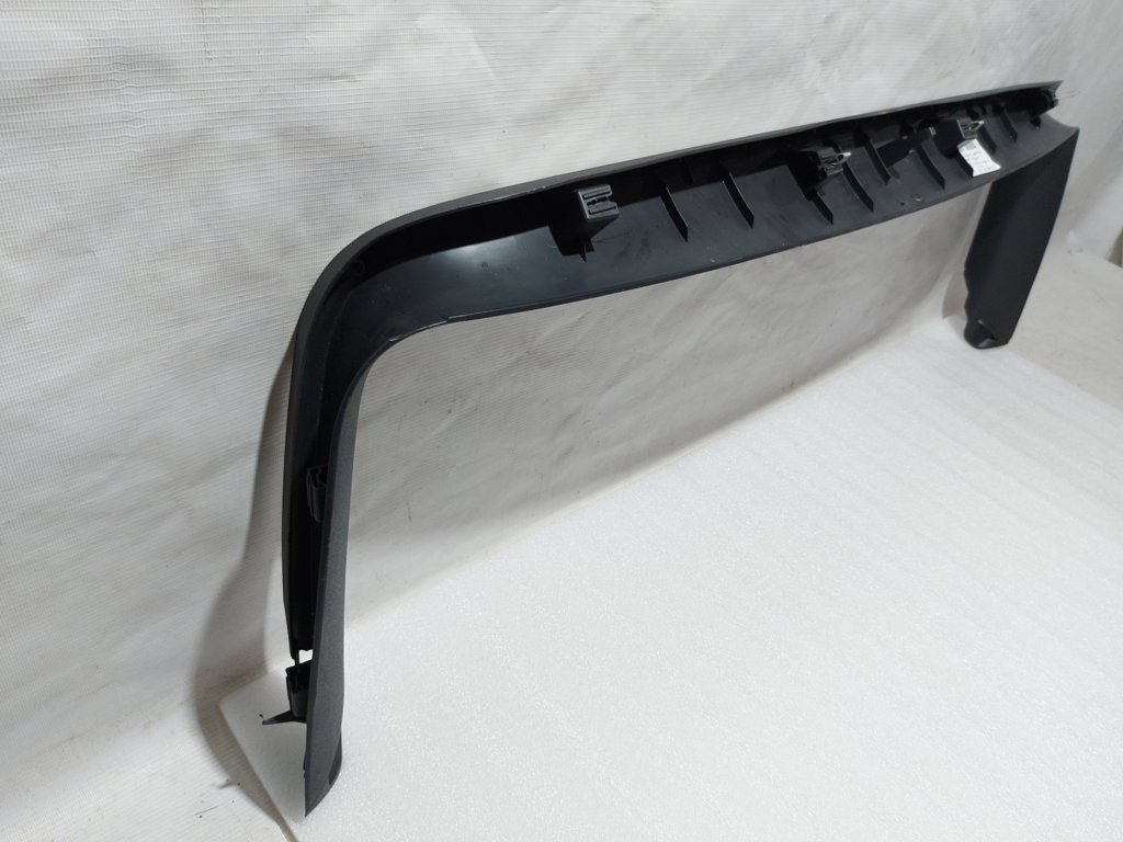 Jetta wagon Обшивка крышки багажника верхняя Volkswagen Jetta wagon 2009-2014 1K9867603A82V Volkswagen Jetta 3