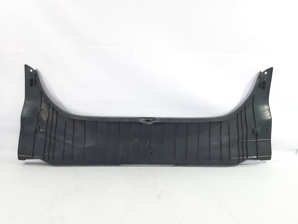 Camry Обшивка задней панели багажного отделения Toyota Camry 2006-2011 5838733090 Toyota Camry 3