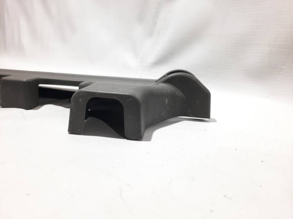 Sienna Декоративная накладка рельсы сидения заднего левая внешняя Toyota SIENNA 2015 7924608060 Toyota SIENNA 2