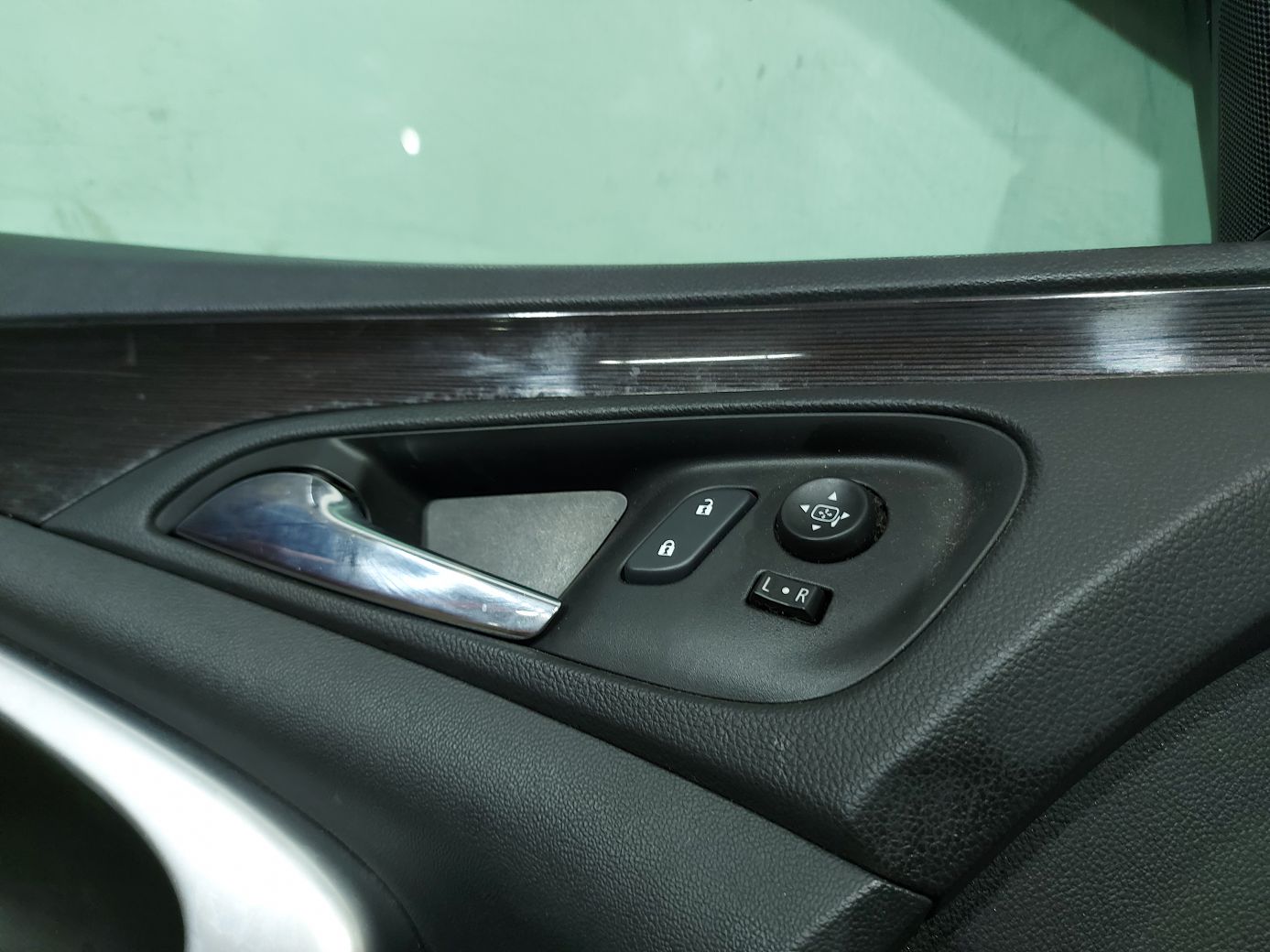 Regal Двері передні ліві в зборі Buick Regal 2011-2017 20987623 Buick Regal 10