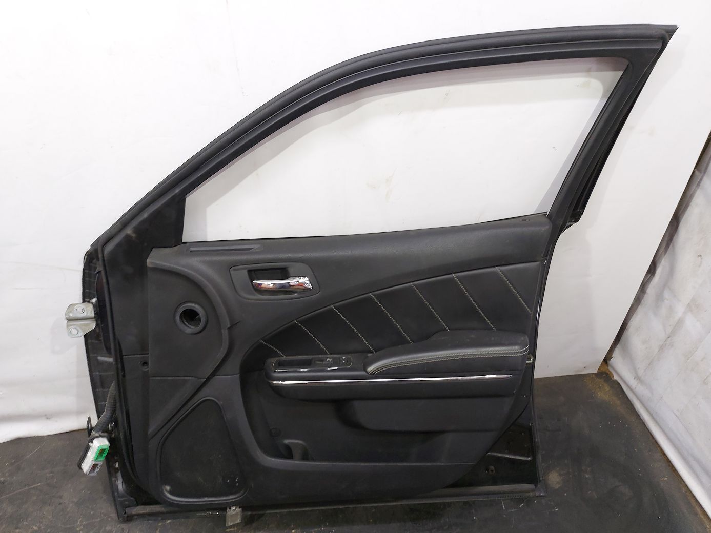 Charger Двері передні права в зборі Dodge Charger 2011-2014 68089370AD Dodge Charger 7