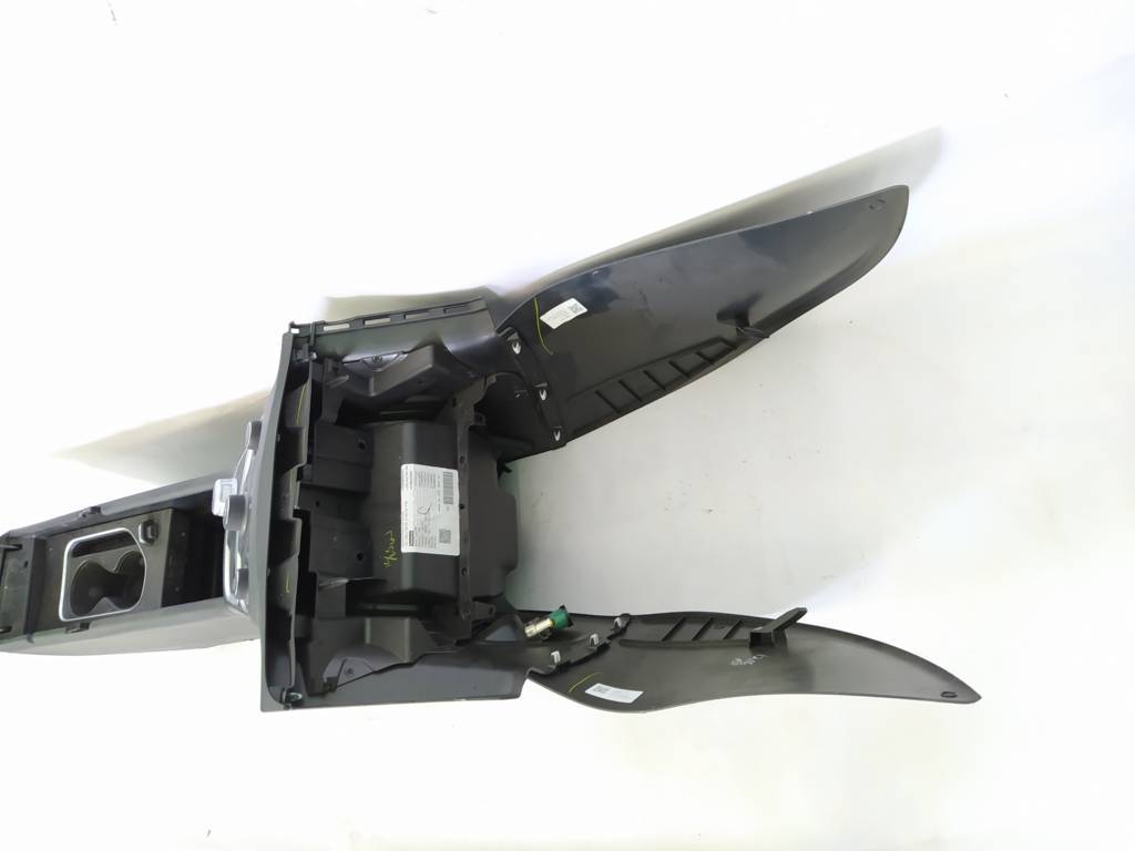 200 limited Центральная консоль Chrysler 200 Limited 2015-2017 5UQ80DX9AB Chrysler 200 Limited 28