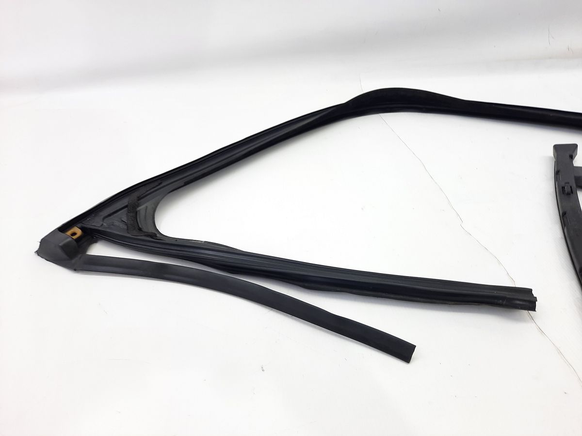 Malibu Ущільнювач скла арки двері передньої лівої Chevrolet Malibu 2013-2016 23222920 Chevrolet Malibu 5