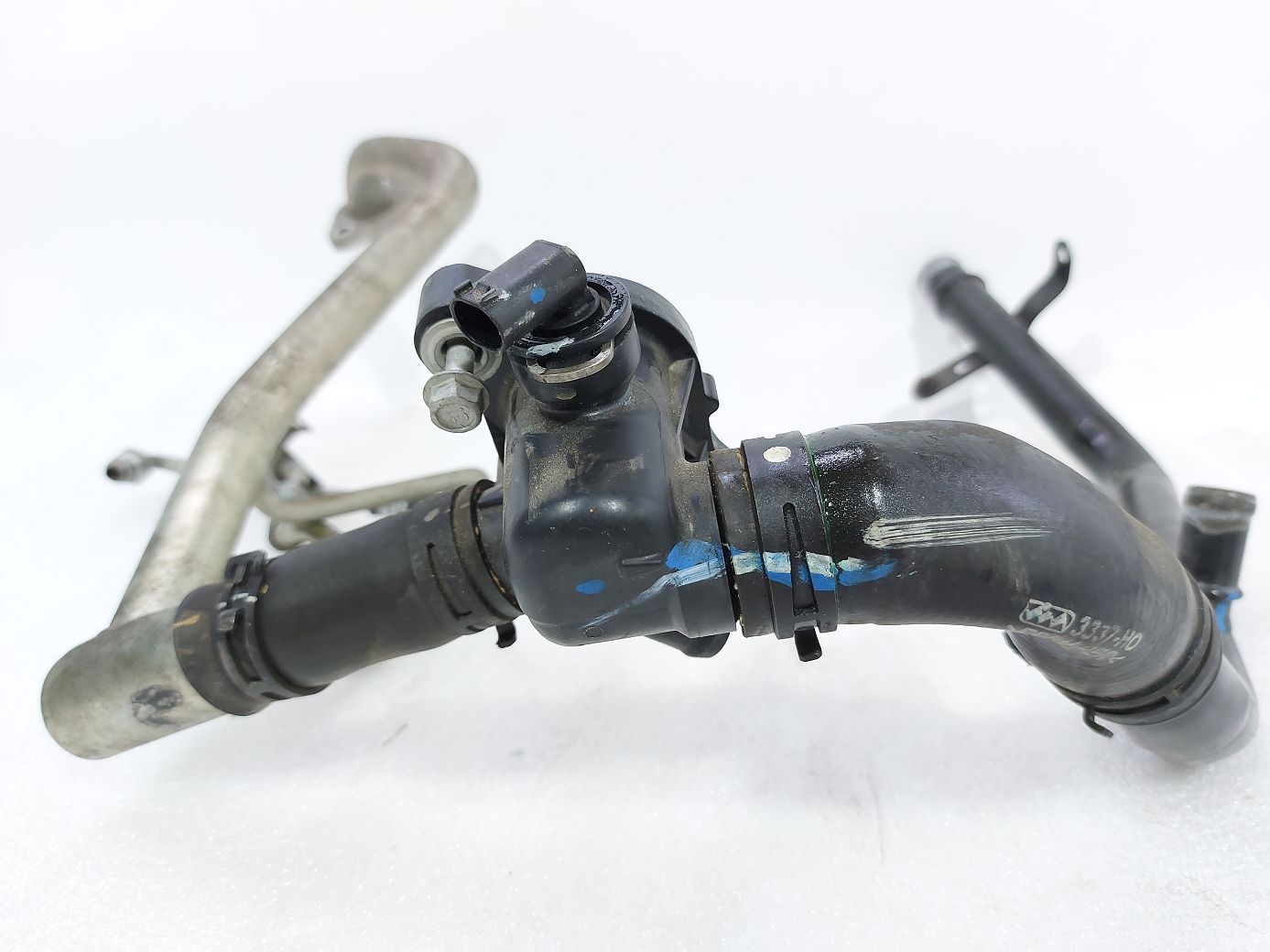 Ats Корпус термостата з трубкою Cadillac ATS 2014 25201447 Cadillac ATS 3 Ats Корпус термостата з трубкою Cadillac ATS 2014 25201447 Cadillac ATS 3