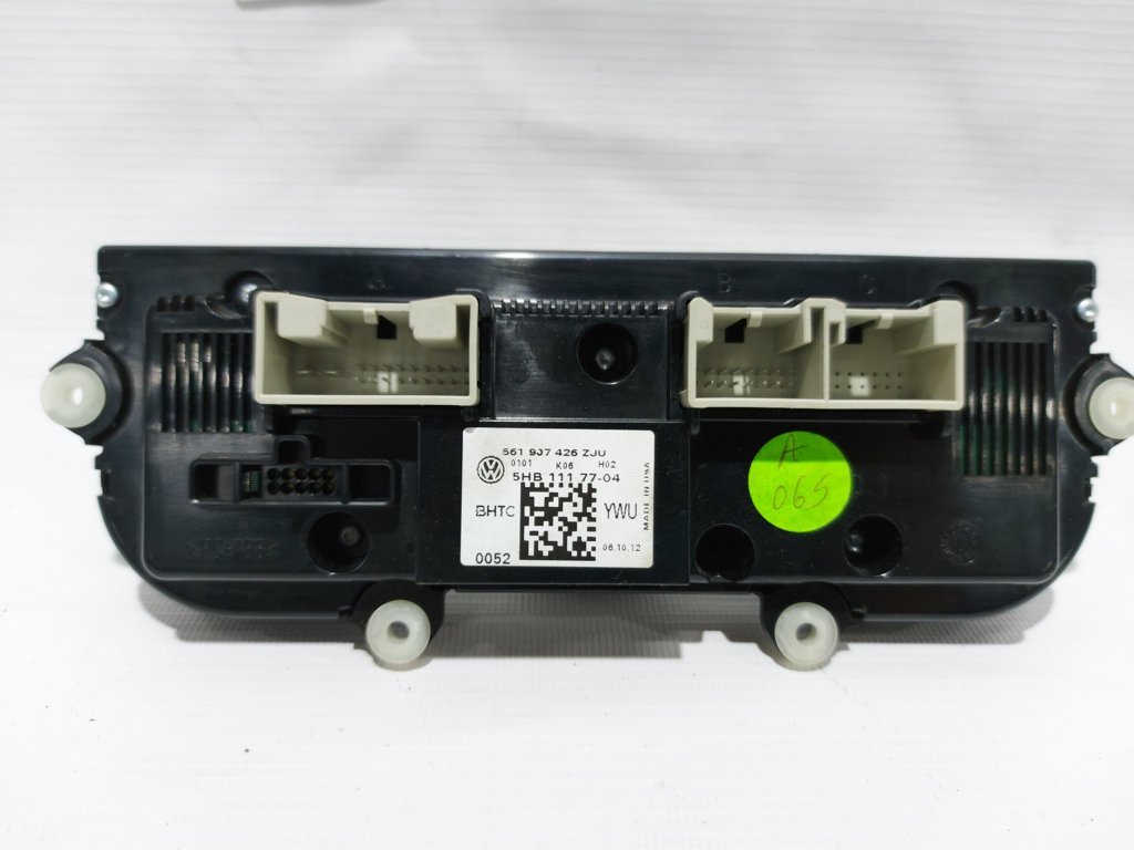 Passat s Кнопки керування клімат контролем Volkswagen Passat S 2012-2018 561907044AFIKY Volkswagen Passat S 10