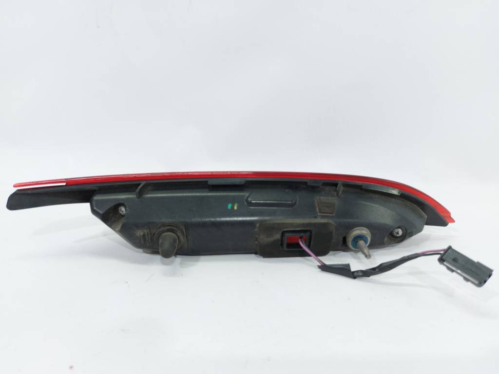 Regal Фонарь крышки багажника правый Buick Regal 2014-2017 22756314 Buick Regal 4