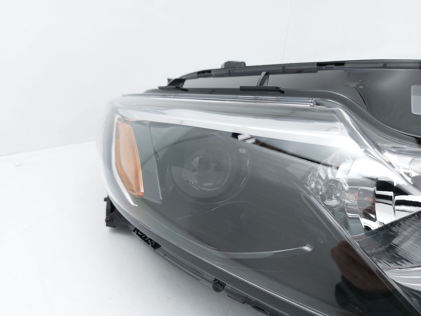 Фары головного света Фара передняя правая Chevrolet Malibu 2019-2021 84680166 Chevrolet Malibu 4