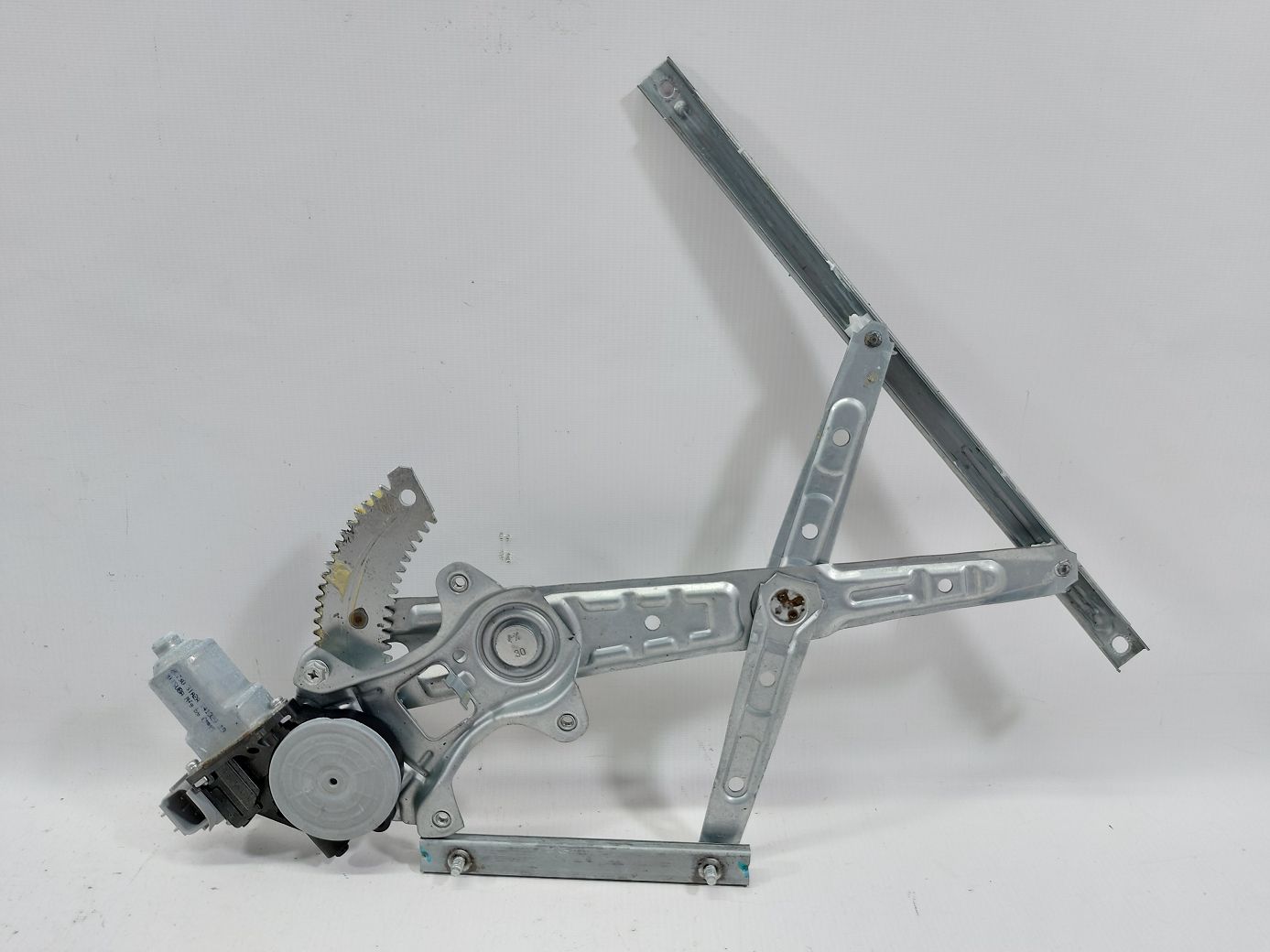 Sentra Склопідйомник дверей задньої правої Nissan Sentra 2014-2019 827204KH0B Nissan Sentra 3