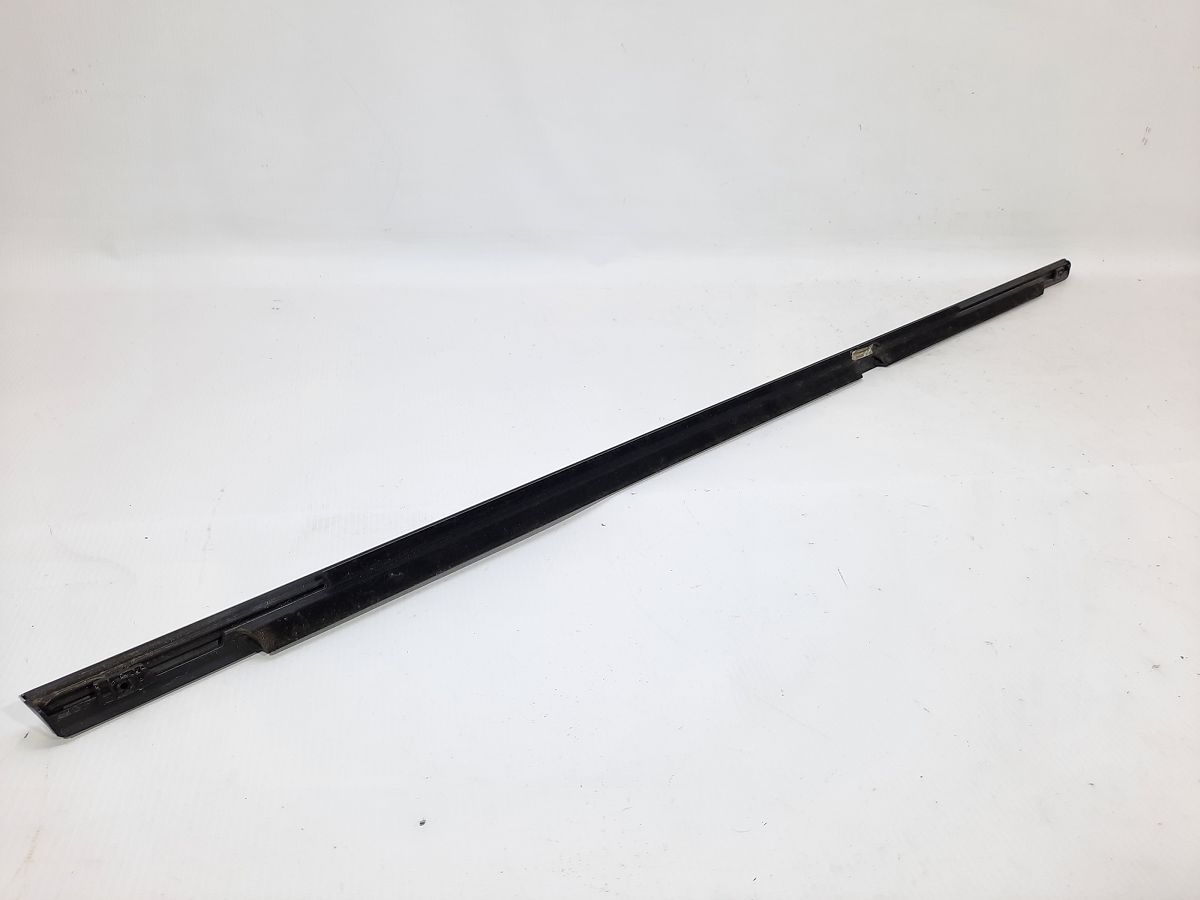 Ats Ущільнювальна гумка скла задньої лівої зовнішня (хром) Cadillac ATS 2013-2018 22970643 Cadillac ATS 5