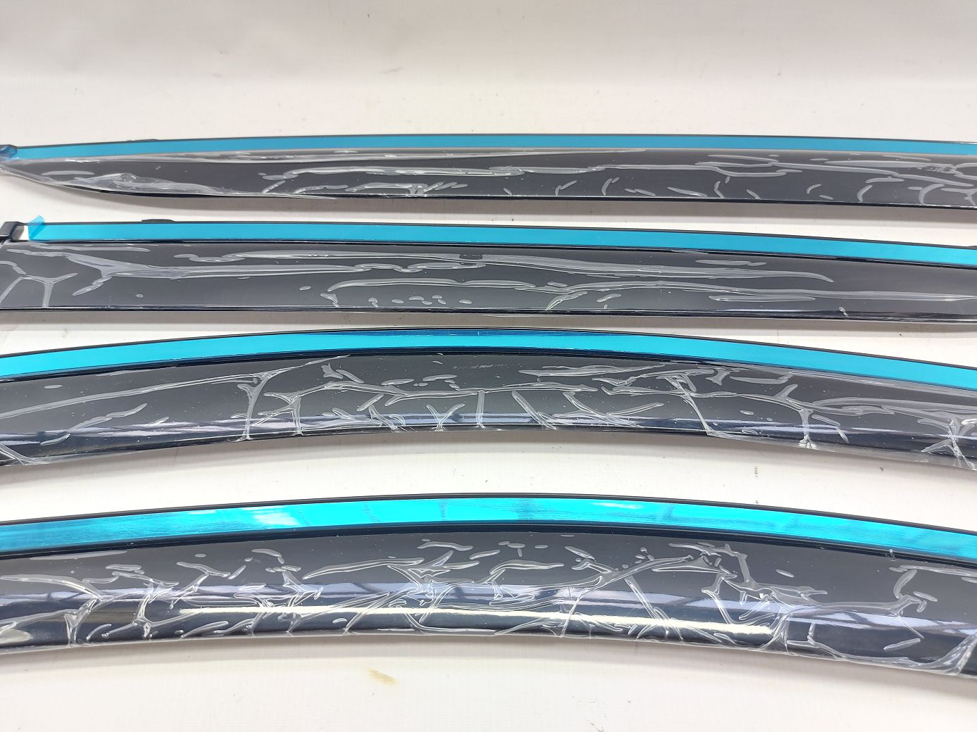 Вітровики бокового скла Дефлектори вікон Volkswagen dflc00001 Volkswagen ID.4X 5 Вітровики бокового скла Дефлектори вікон Volkswagen dflc00001 Volkswagen ID.4X 5