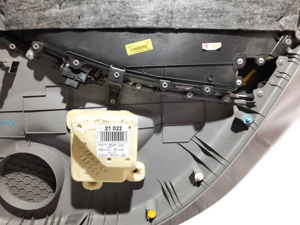 Accent hatchback Карта дверей задньої лівої Hyundai Accent Hatchback 2012-2017 83307-1R030-SBJ Hyundai Accent Hatchback 5 Accent hatchback Карта дверей задньої лівої Hyundai Accent Hatchback 2012-2017 83307-1R030-SBJ Hyundai Accent Hatchback 5