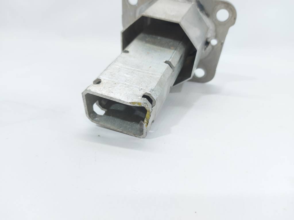 Dart Кронштейн усилителя переднего правый Dodge Dart 2014-2016 68187810AB Dodge Dart 9