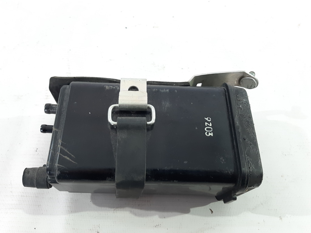 Gtr-1400. Фільтр пари бензину Kawasaki GTR-1400 2010 161641054 Kawasaki GTR-1400