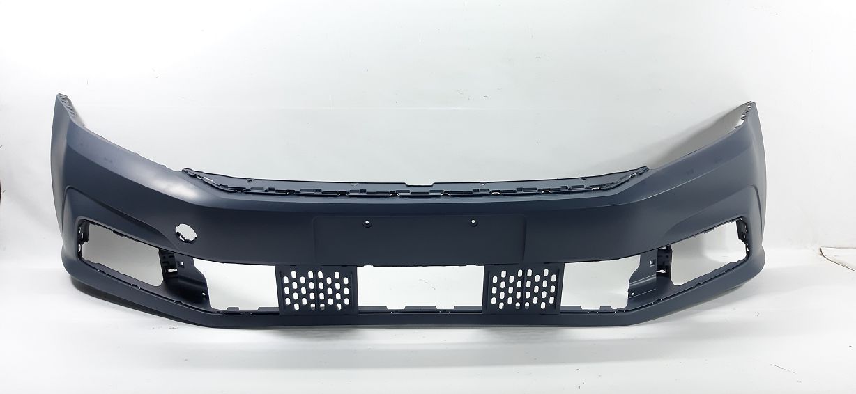 Передні бампери. Бампер передній Volkswagen В8 2016-2019 561807217DGRU Volkswagen B8