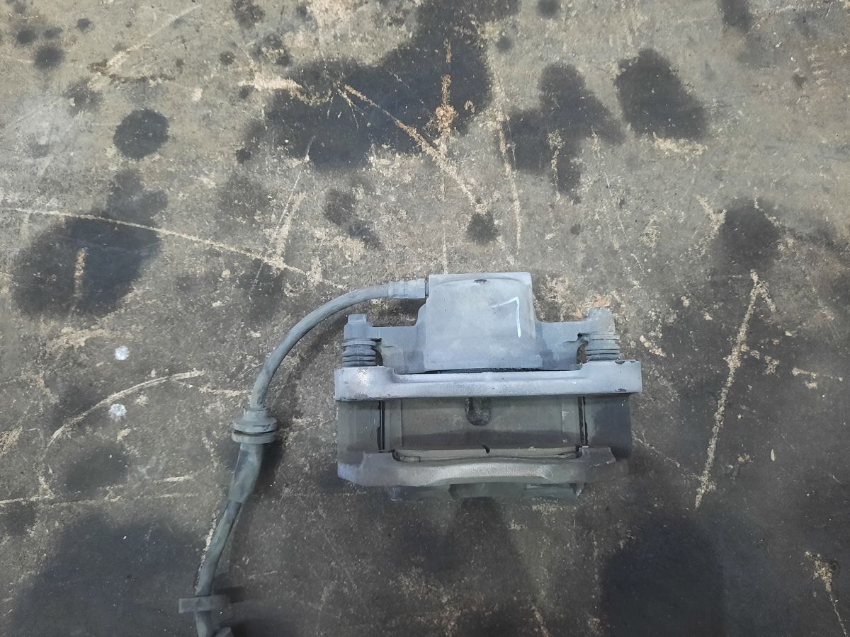 Dart Суппорт тормозной передний левый Dodge Dart 2013-2019 68160685AB Dodge Dart 10