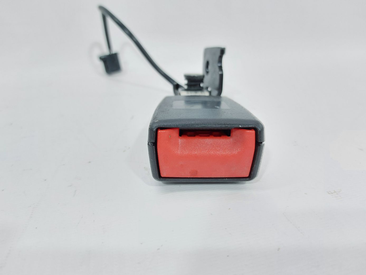 Volt Замок ремня безпеки задній лівий Chevrolet Volt 2011-2015 19257499 Chevrolet Volt 3