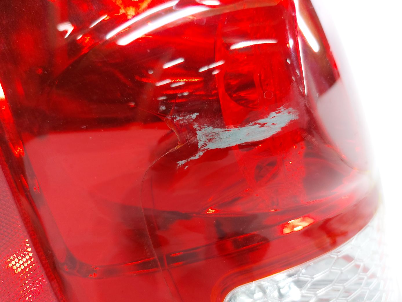 Товари з дефектами Ліхтар задній лівий (тріщина DEPO) Dodge Grand Caravan 2011-2020 5182533AF Dodge Grand Caravan 5